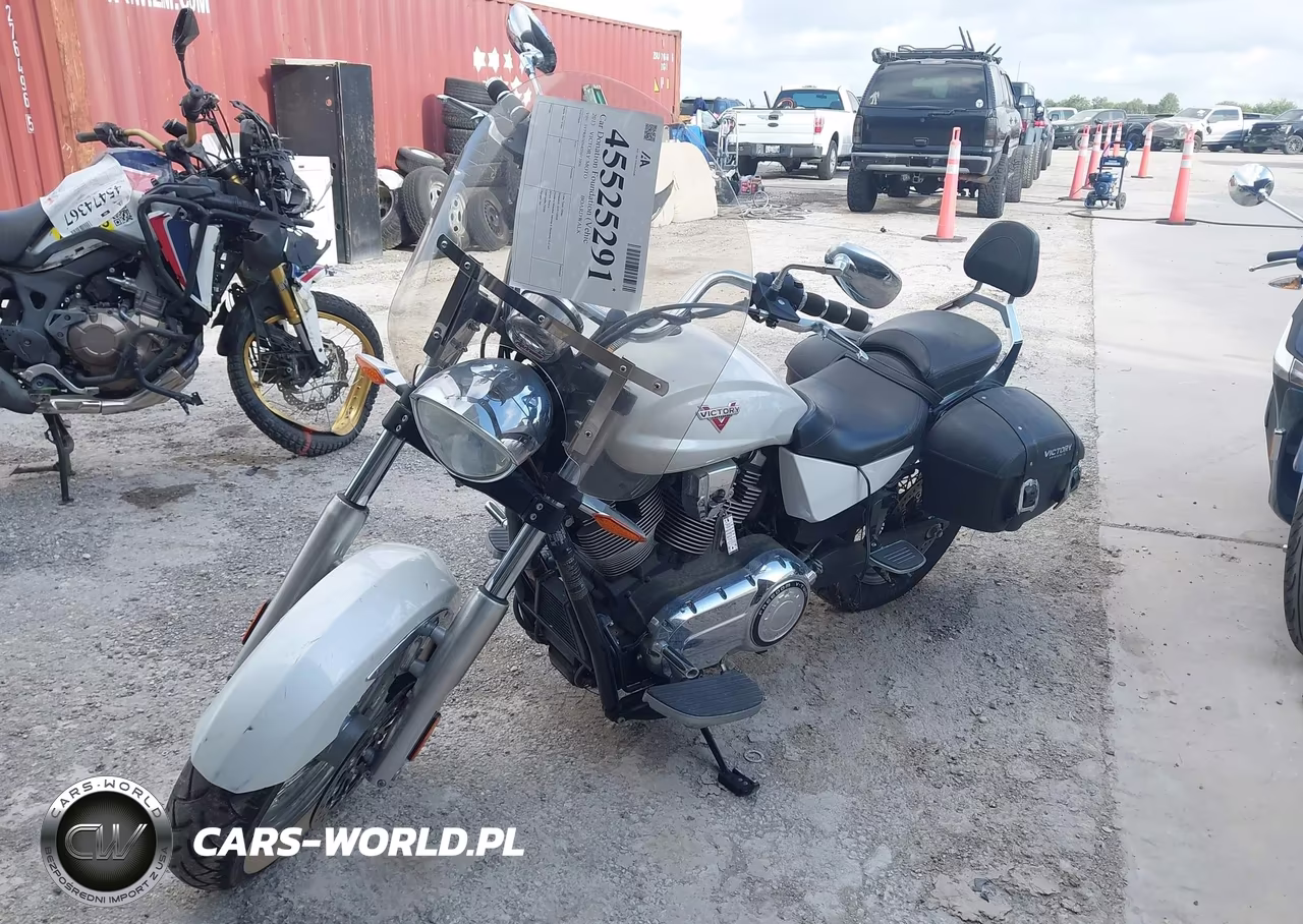 2013 Victory Motorcycles Boardwalk VIN:5VPRB36N4D3013006 - 2