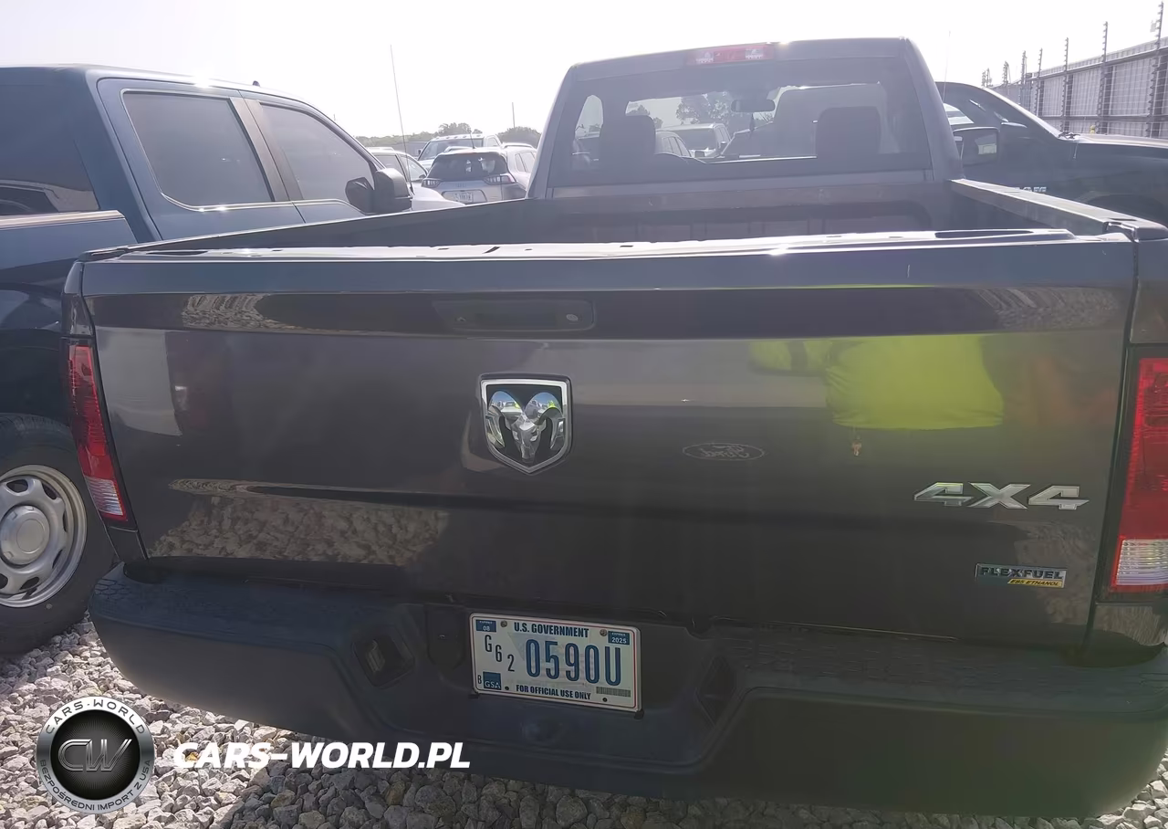 2017 Ram 1500 Tradesman 4X4 8' Box VIN:3C6JR7DG9HG675399 - 17