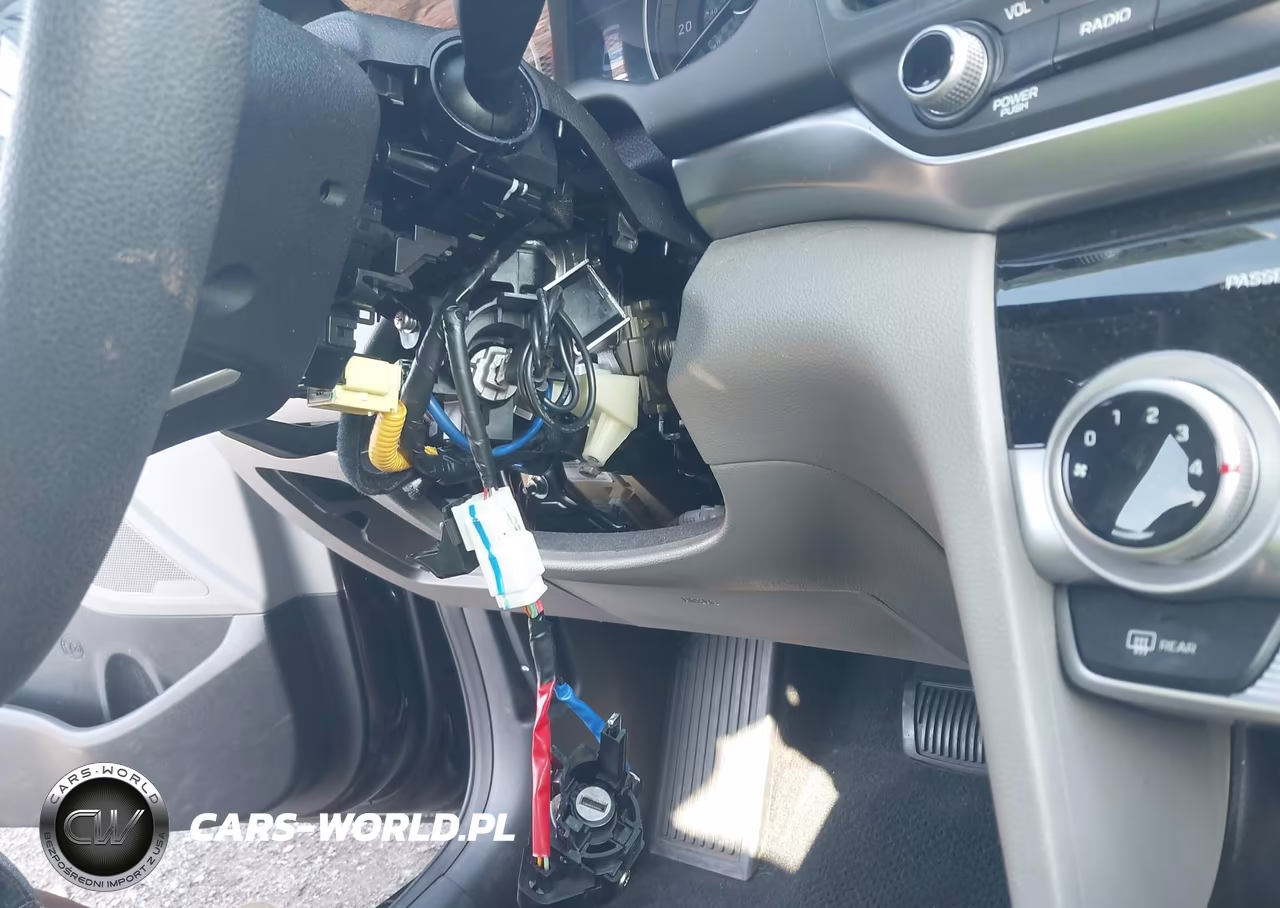 2019 Hyundai Elantra Sel VIN:5NPD84LF7KH439221 - 17