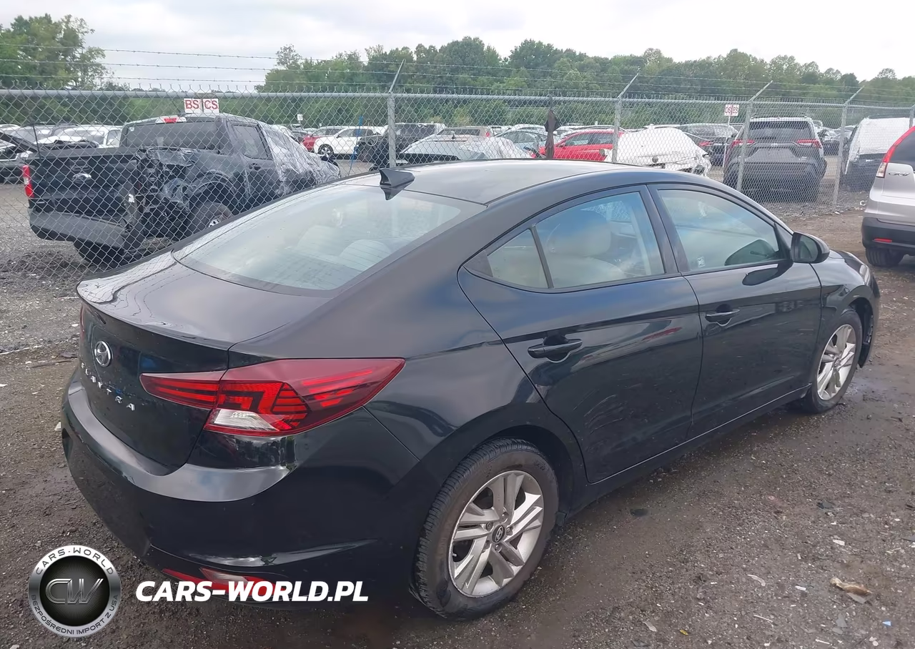 2019 Hyundai Elantra Sel VIN:5NPD84LF7KH439221 - 4