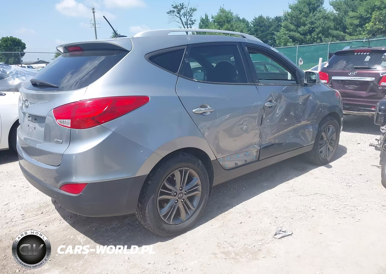 2015 Hyundai Tucson Se VIN:KM8JUCAG0FU988917 - 4