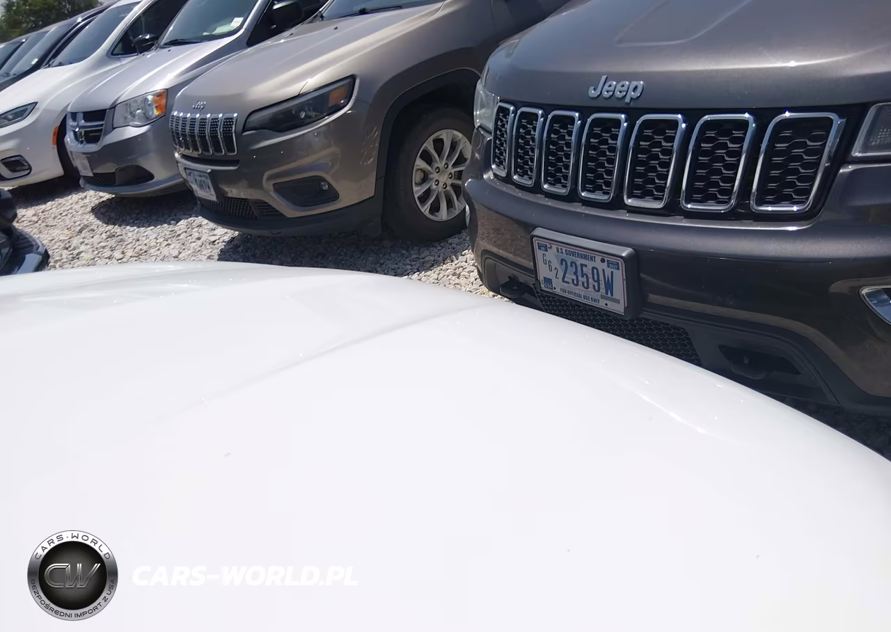 2019 Jeep Grand Cherokee Laredo E 4X4 VIN:1C4RJFAG0KC803864 - 12