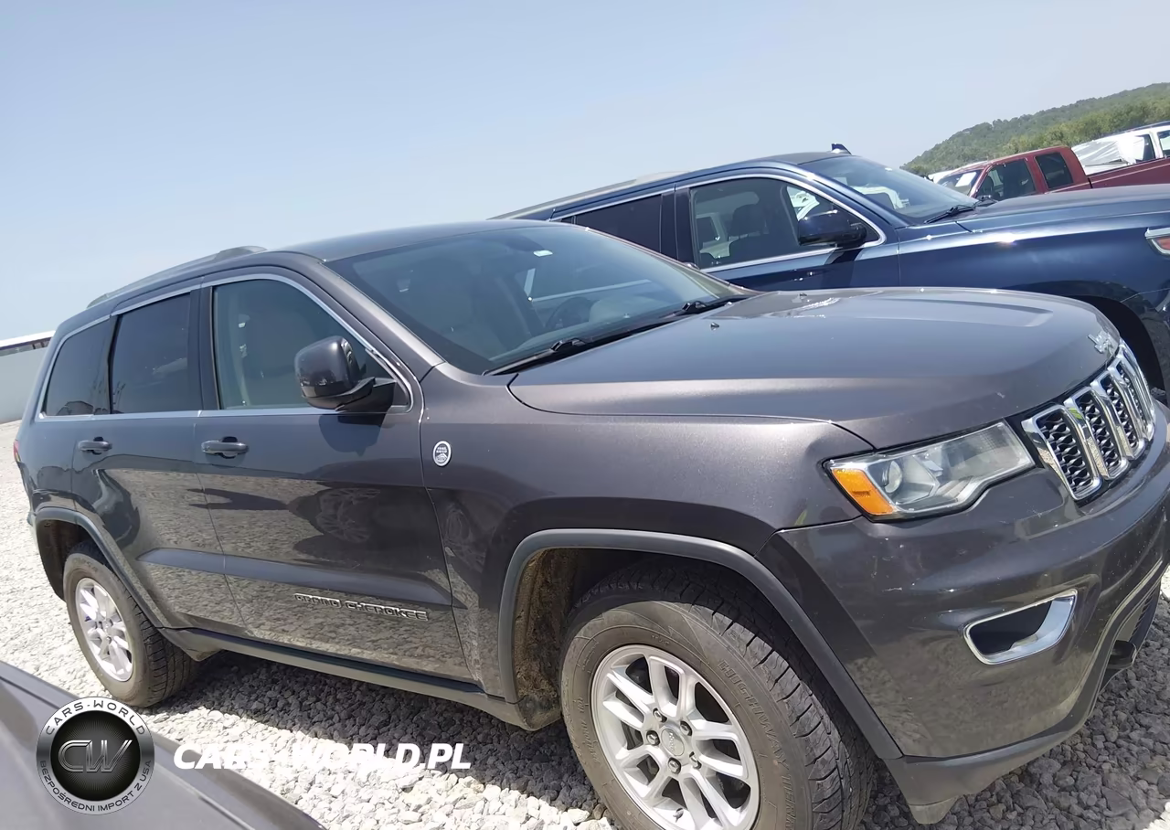 2019 Jeep Grand Cherokee Laredo E 4X4 VIN:1C4RJFAG0KC803864 - 13