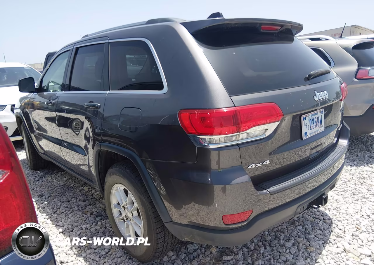 2019 Jeep Grand Cherokee Laredo E 4X4 VIN:1C4RJFAG0KC803864 - 3