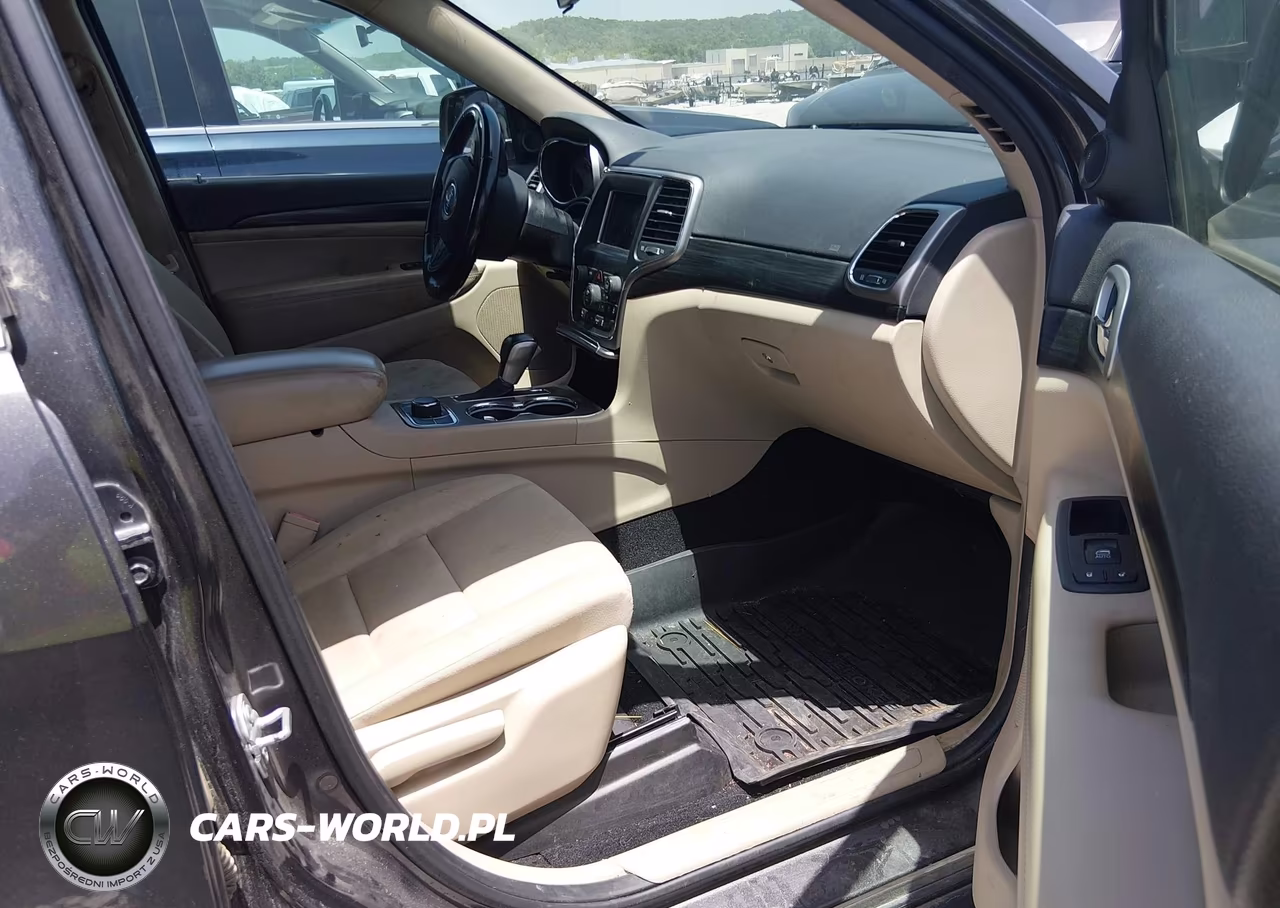 2019 Jeep Grand Cherokee Laredo E 4X4 VIN:1C4RJFAG0KC803864 - 5