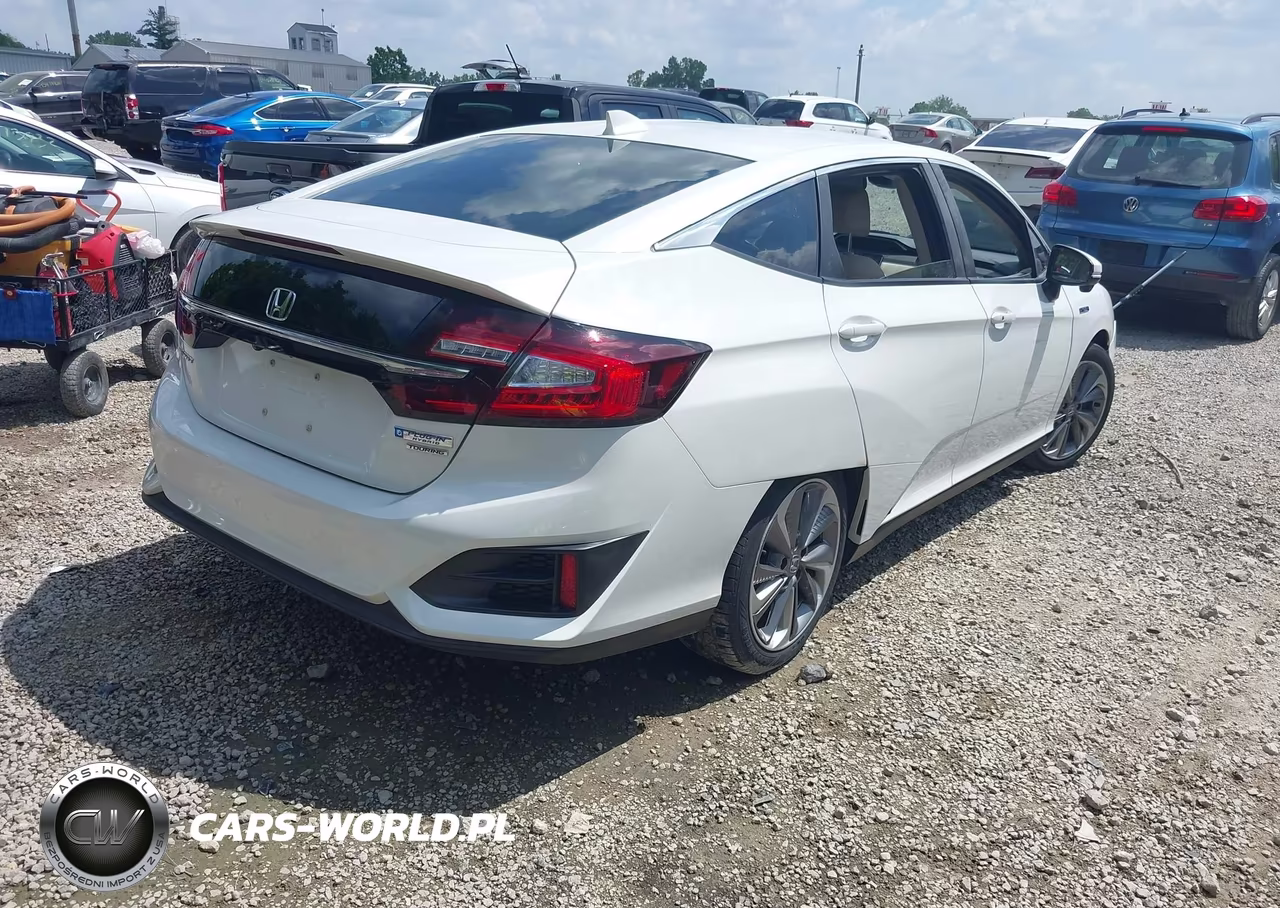 2018 Honda Clarity Plug-In Hybrid Touring VIN:JHMZC5F33JC020819 - 4