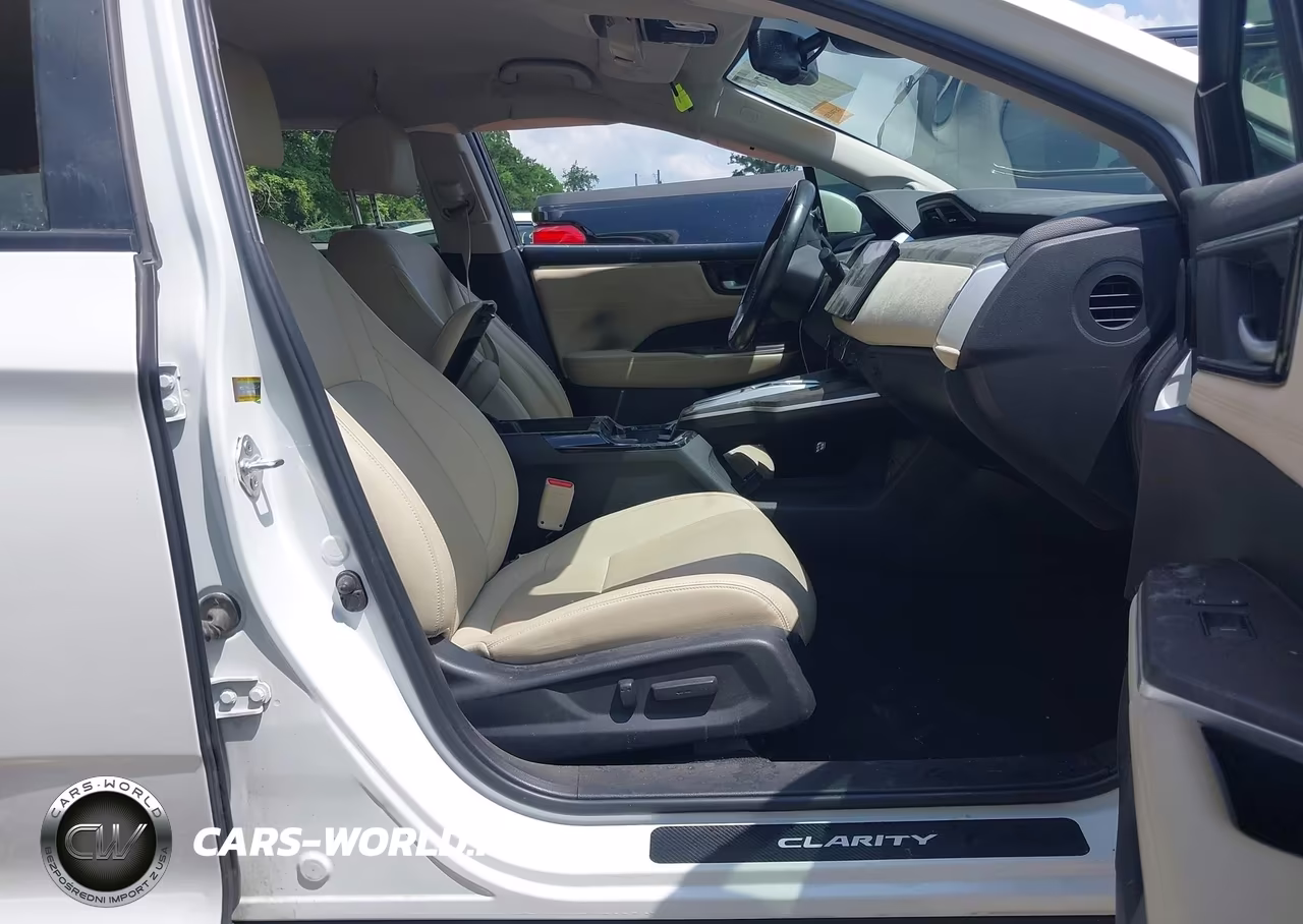 2018 Honda Clarity Plug-In Hybrid Touring VIN:JHMZC5F33JC020819 - 5