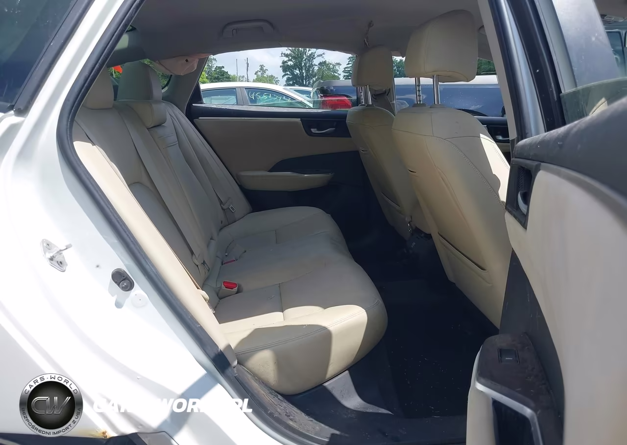 2018 Honda Clarity Plug-In Hybrid Touring VIN:JHMZC5F33JC020819 - 8