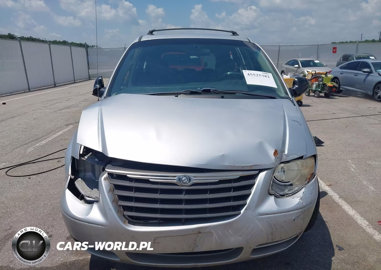 2006 Chrysler Town & Country Touring VIN:2A4GP54LX6R894352 - 13
