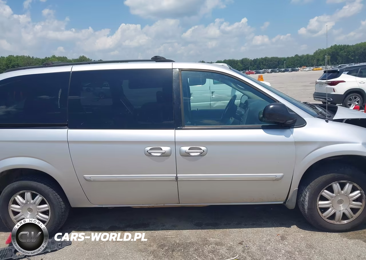 2006 Chrysler Town & Country Touring VIN:2A4GP54LX6R894352 - 14