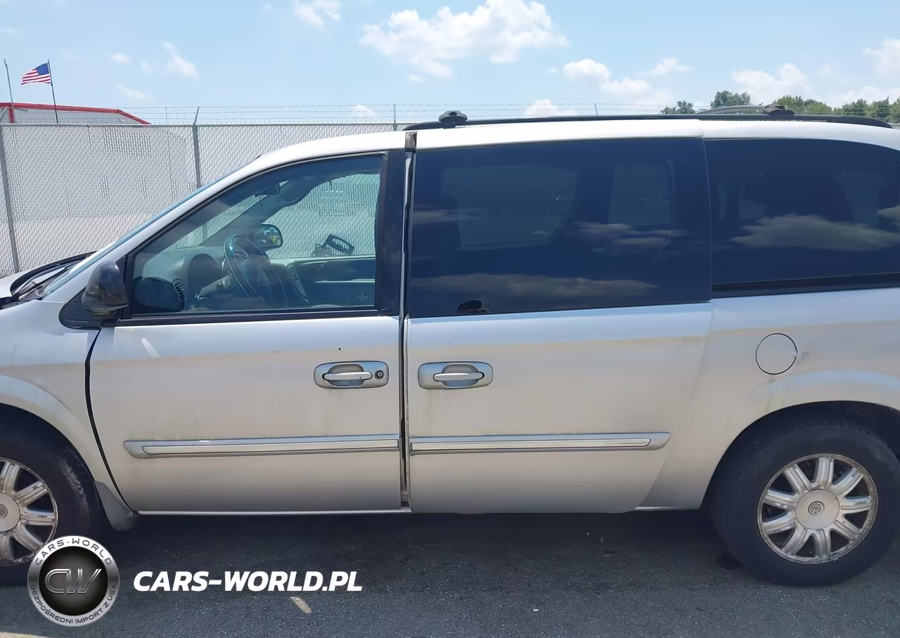 2006 Chrysler Town & Country Touring VIN:2A4GP54LX6R894352 - 15