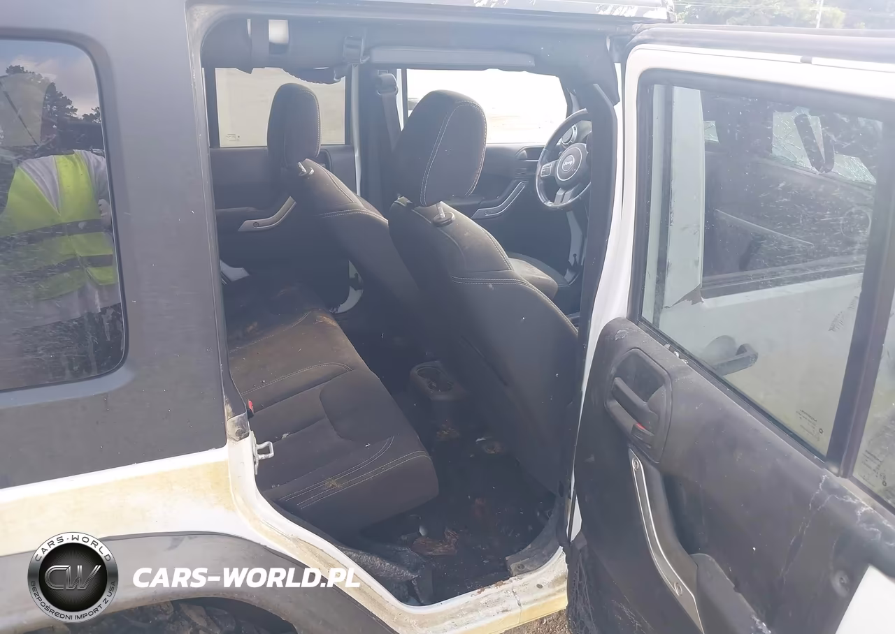 2015 Jeep Wrangler Unlimited Sahara VIN:1C4BJWEG7FL774610 - 8