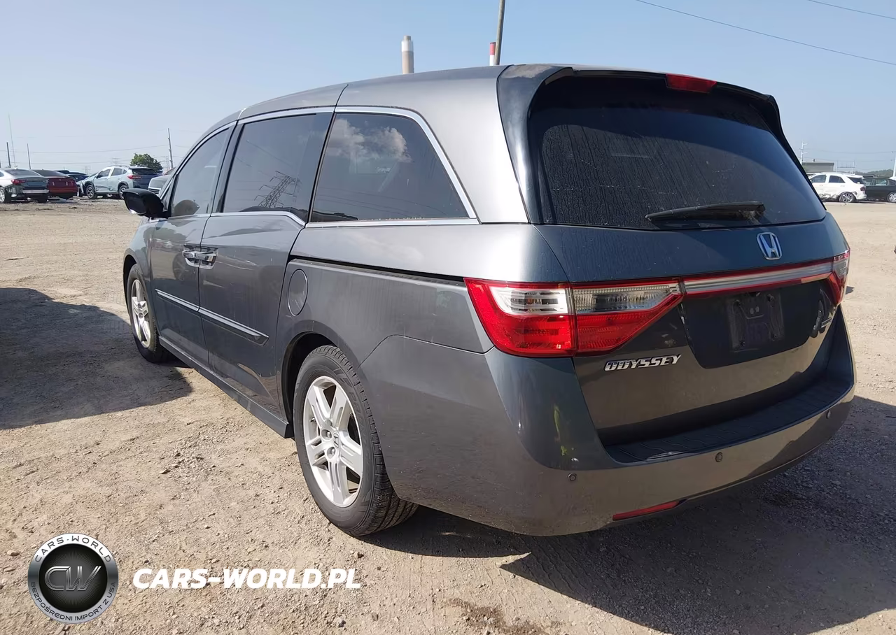 2013 Honda Odyssey Touring-Touring Elite VIN:5FNRL5H95DB006964 - 3