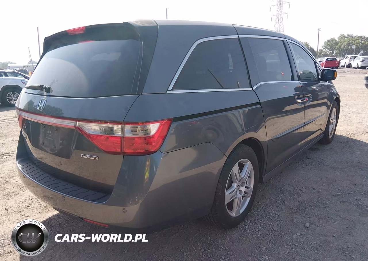 2013 Honda Odyssey Touring-Touring Elite VIN:5FNRL5H95DB006964 - 4