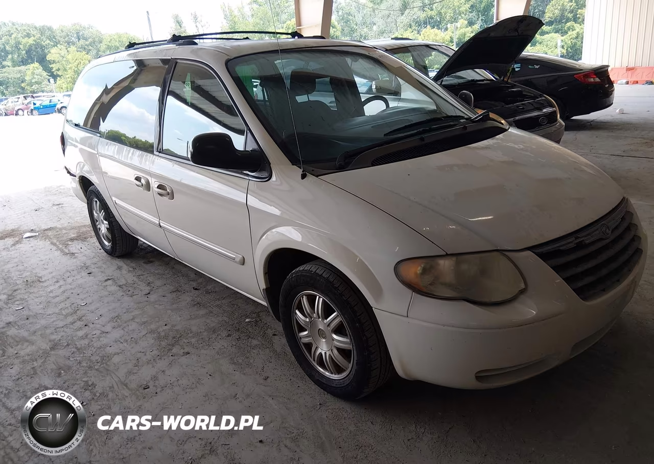 2005 Chrysler Town & Country Touring