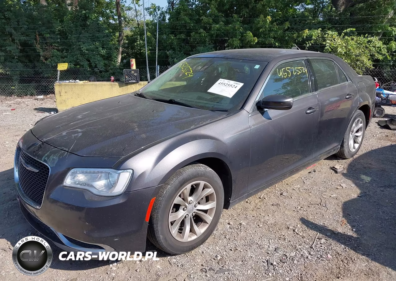 2018 Chrysler 300 Touring VIN:2C3CCAAG5JH340929 - 2