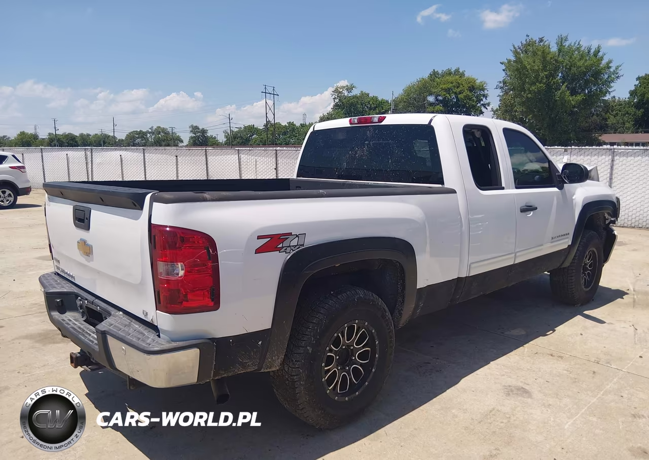 2011 Chevrolet Silverado 1500 Lt VIN:1GCRKSE32BZ205723 - 4
