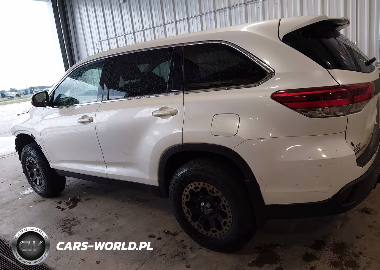 2019 Toyota Highlander Le VIN:5TDBZRFH3KS969422 - 14