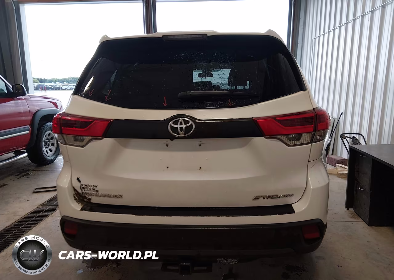 2019 Toyota Highlander Le VIN:5TDBZRFH3KS969422 - 16