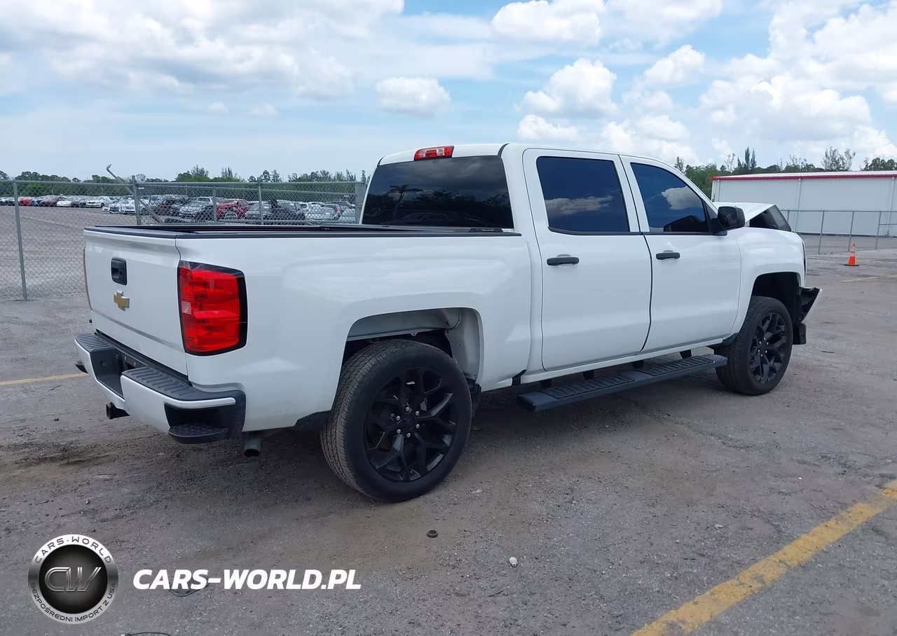 2018 Chevrolet Silverado 1500 Custom VIN:3GCPCPEH0JG222449 - 4