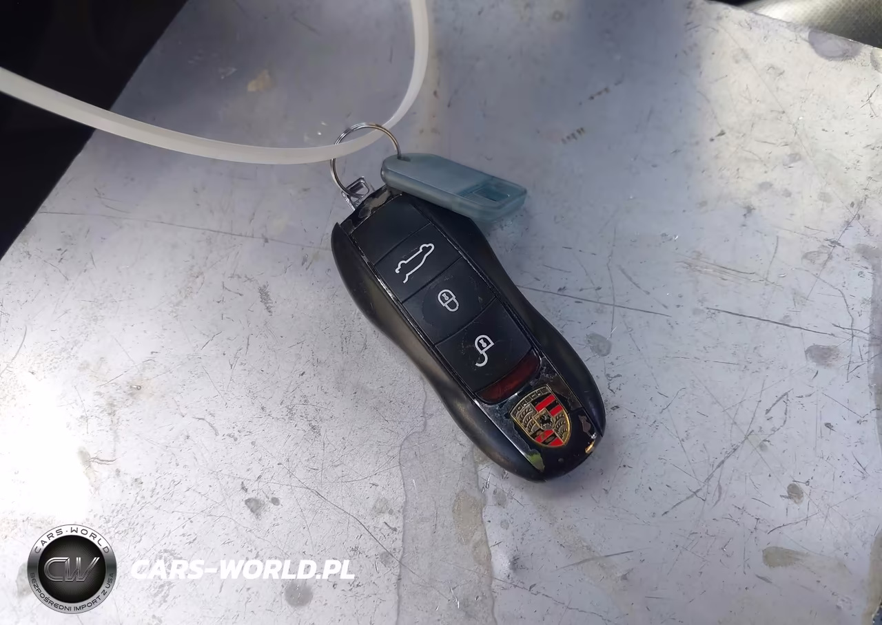 2016 Porsche Cayenne E-Hybrid S VIN:WP1AE2A28GLA17749 - 11
