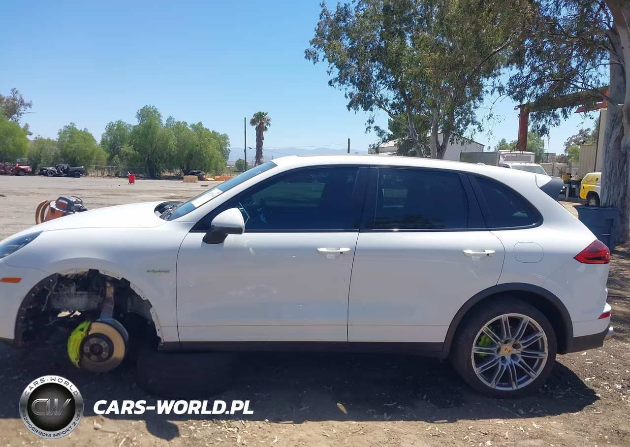 2016 Porsche Cayenne E-Hybrid S VIN:WP1AE2A28GLA17749 - 14