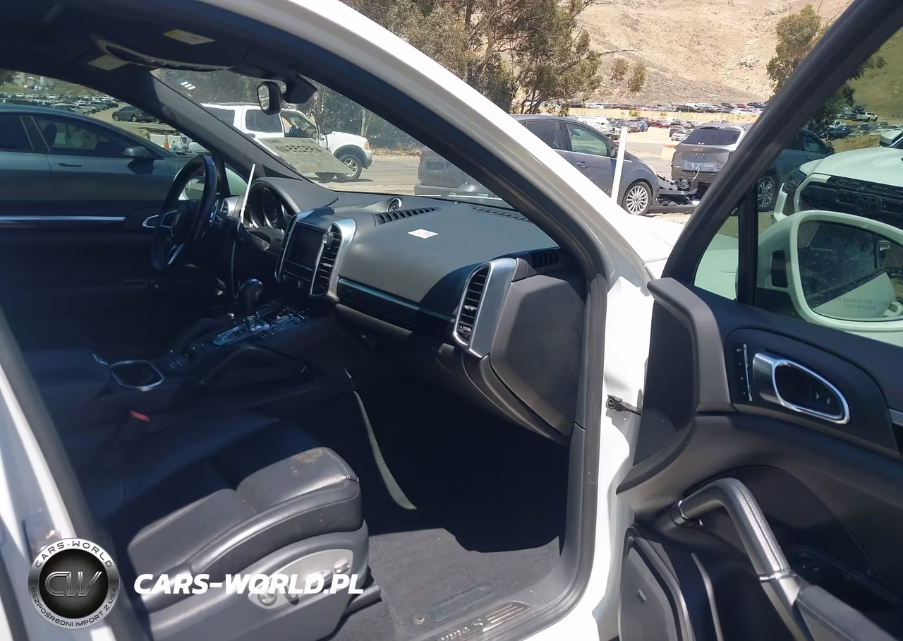 2016 Porsche Cayenne E-Hybrid S VIN:WP1AE2A28GLA17749 - 5