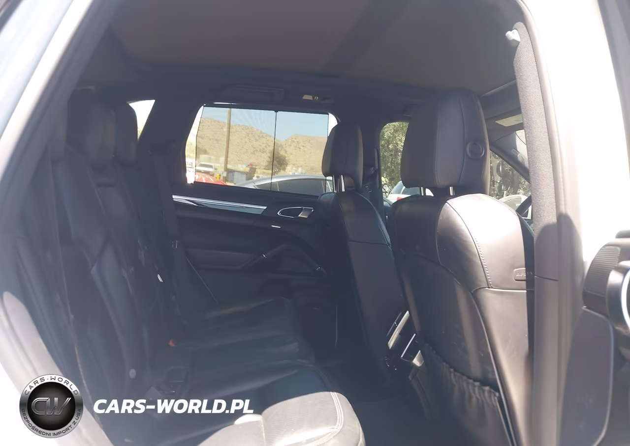 2016 Porsche Cayenne E-Hybrid S VIN:WP1AE2A28GLA17749 - 8