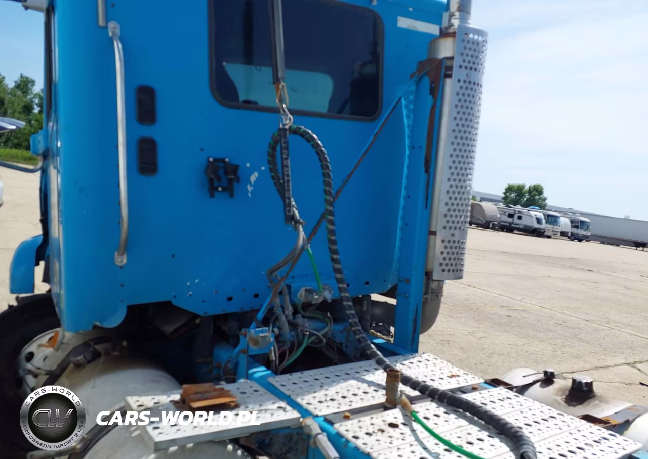 2006 Freightliner Columbia 112 VIN:1FUJF0CV46LW43140 - 12