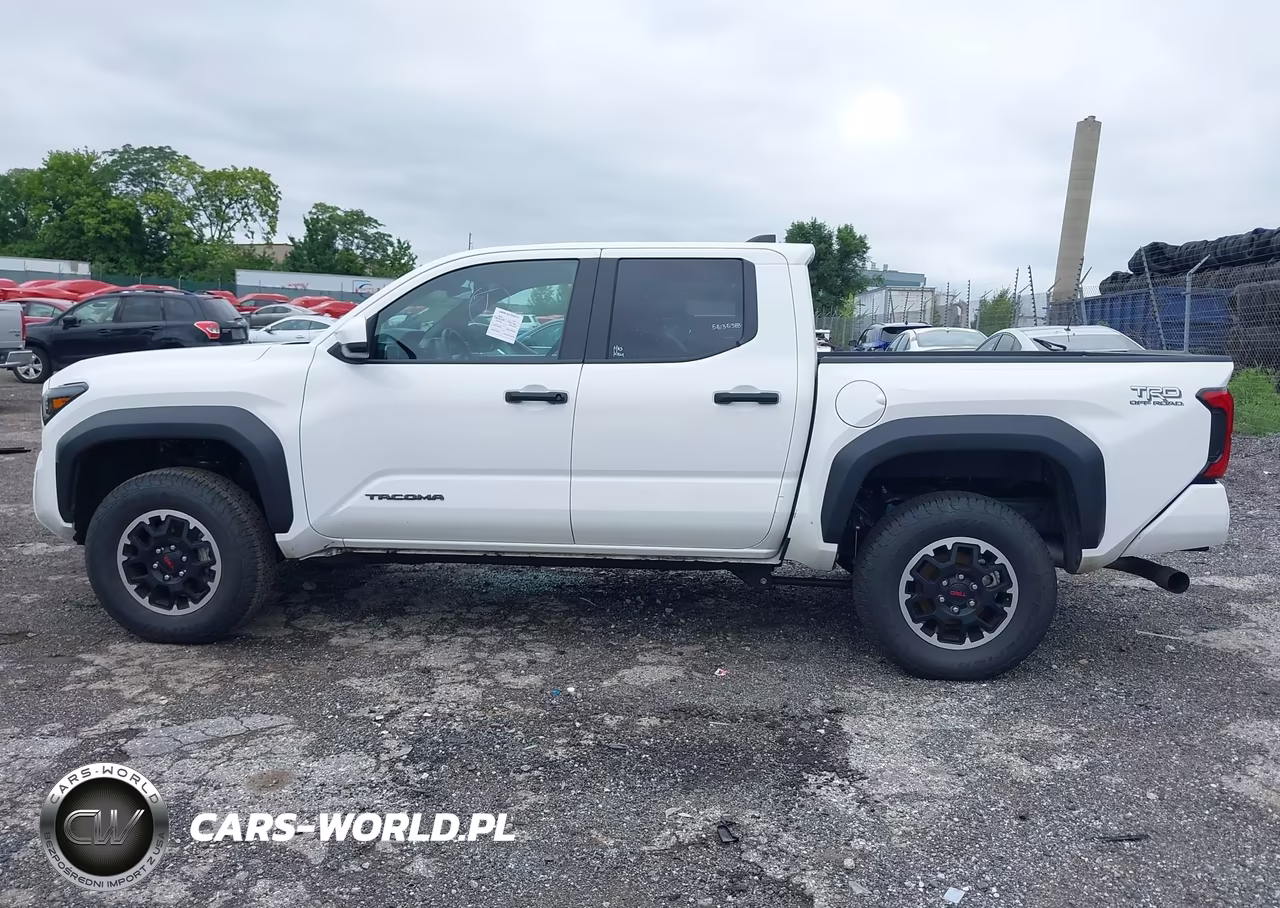 2025 Toyota Tacoma Trd Off Road VIN:3TMLB5JN5SM118060 - 13