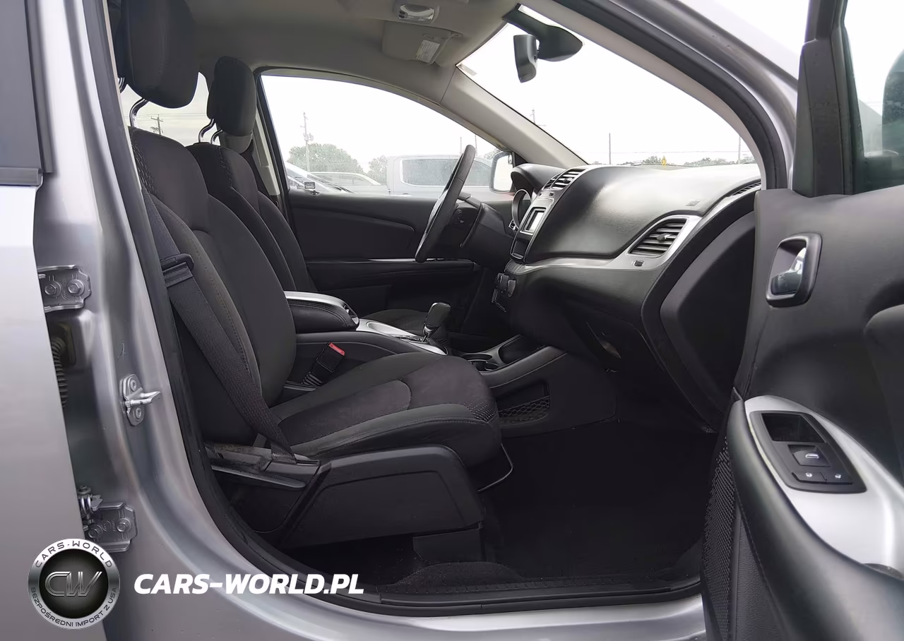 2019 Dodge Journey Se VIN:3C4PDCBG0KT799024 - 5