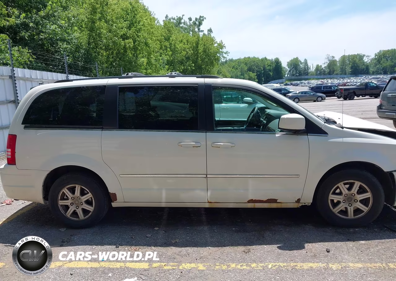 2010 Chrysler Town & Country Touring VIN:2A4RR5D13AR133933 - 13