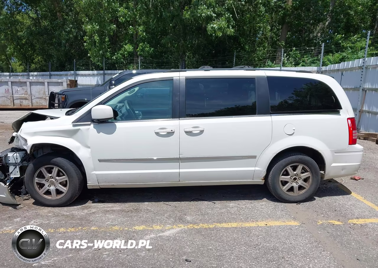 2010 Chrysler Town & Country Touring VIN:2A4RR5D13AR133933 - 14