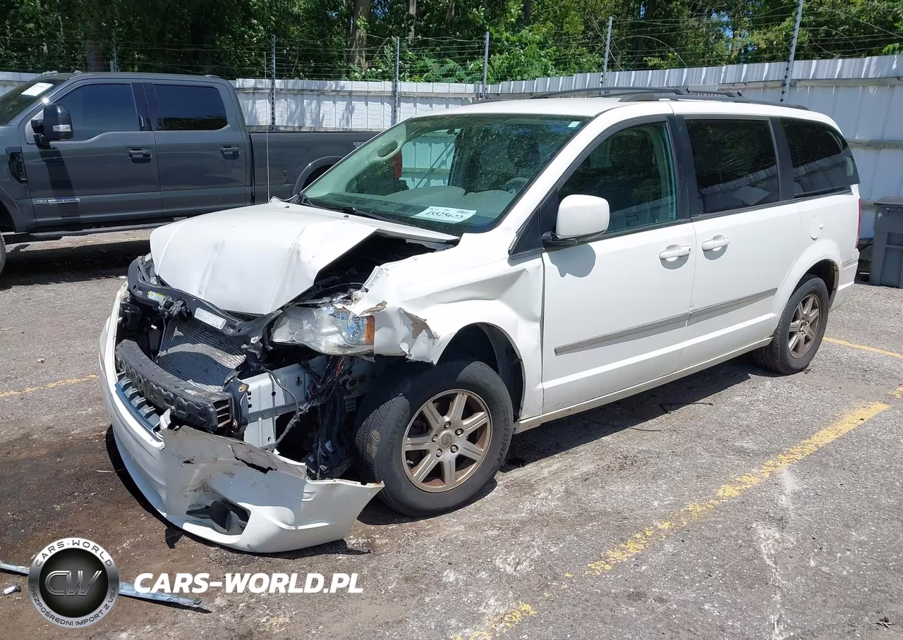 2010 Chrysler Town & Country Touring VIN:2A4RR5D13AR133933 - 2