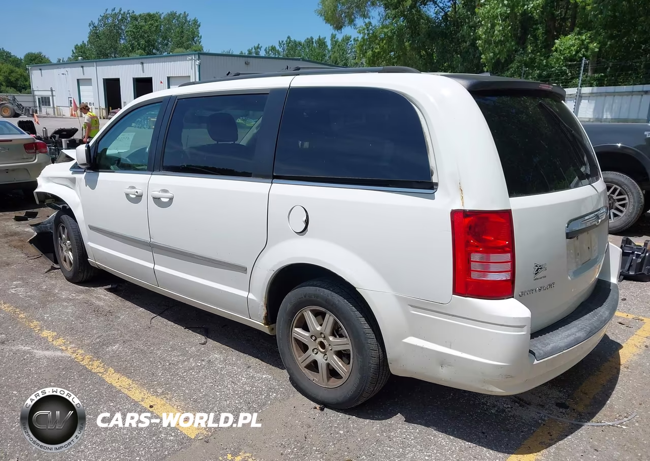 2010 Chrysler Town & Country Touring VIN:2A4RR5D13AR133933 - 3