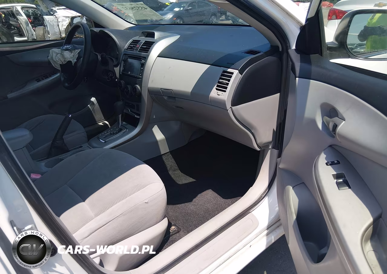 2013 Toyota Corolla Le VIN:JTDBU4EE1DJ119202 - 5