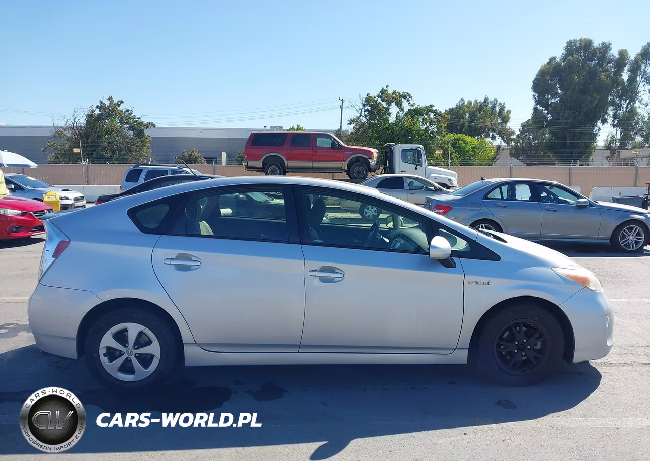2013 Toyota Prius Three VIN:JTDKN3DU3D5636199 - 13