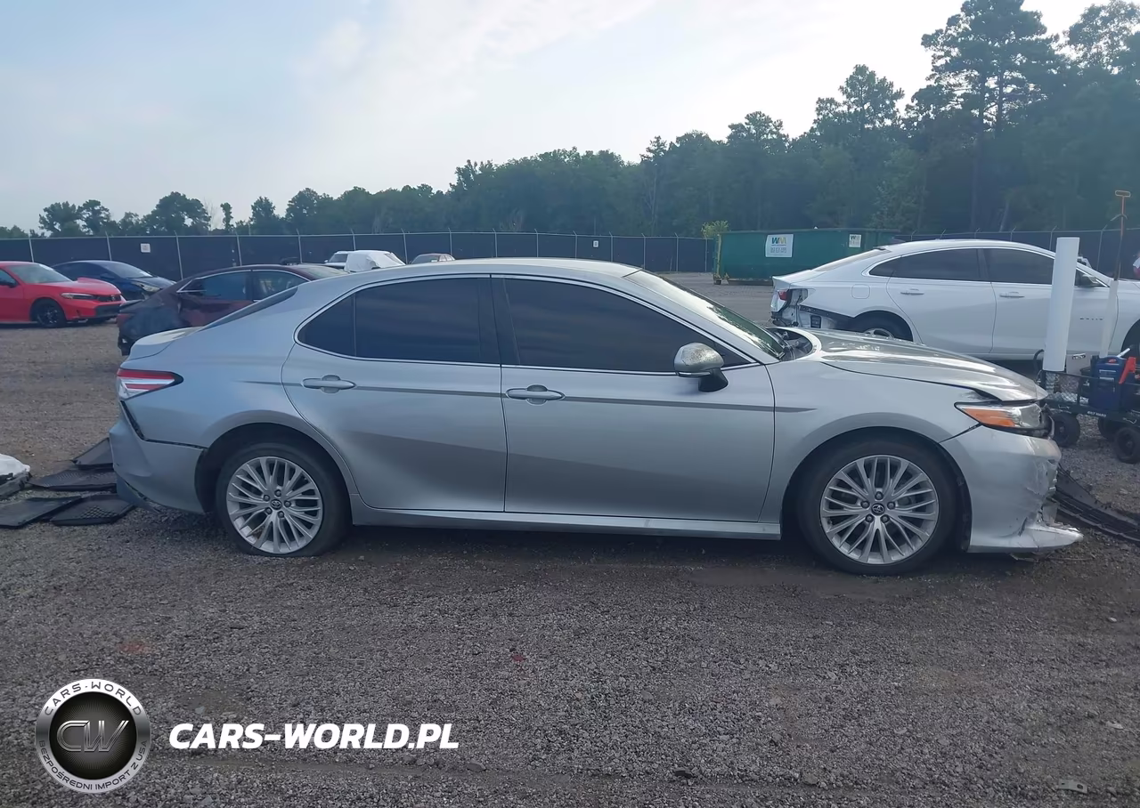 2018 Toyota Camry Xle VIN:4T1B11HK6JU080718 - 14