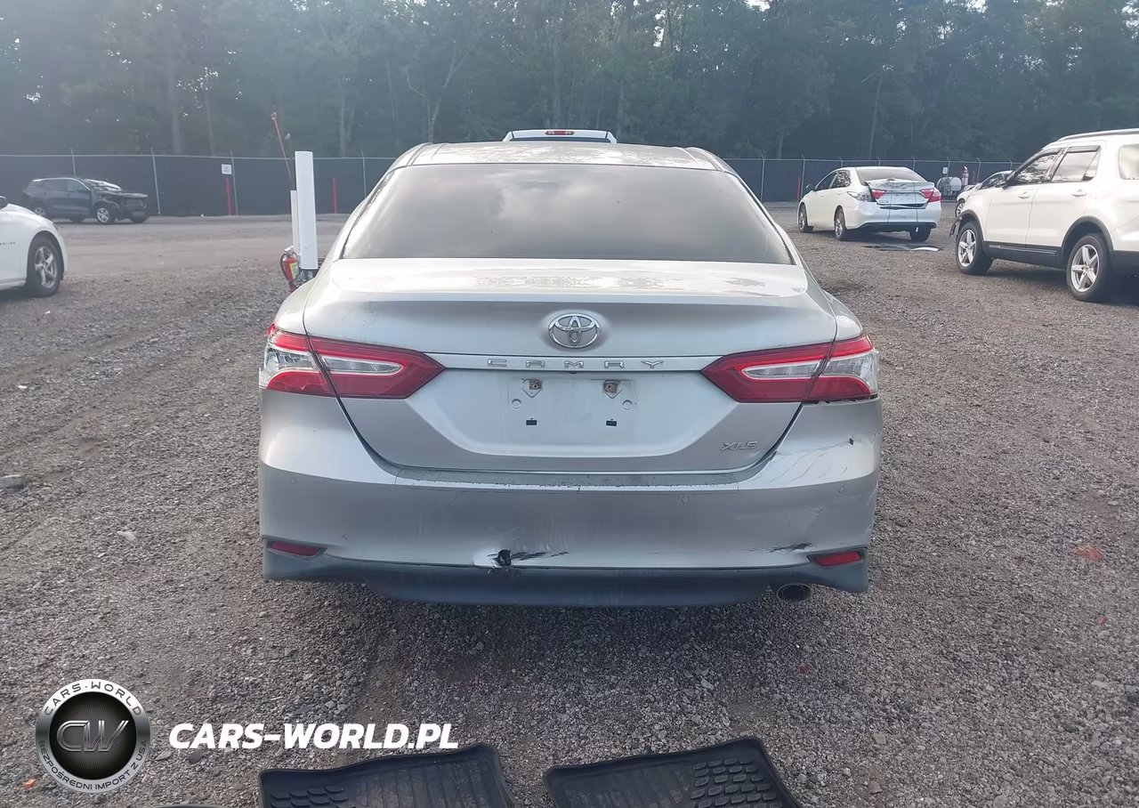 2018 Toyota Camry Xle VIN:4T1B11HK6JU080718 - 17