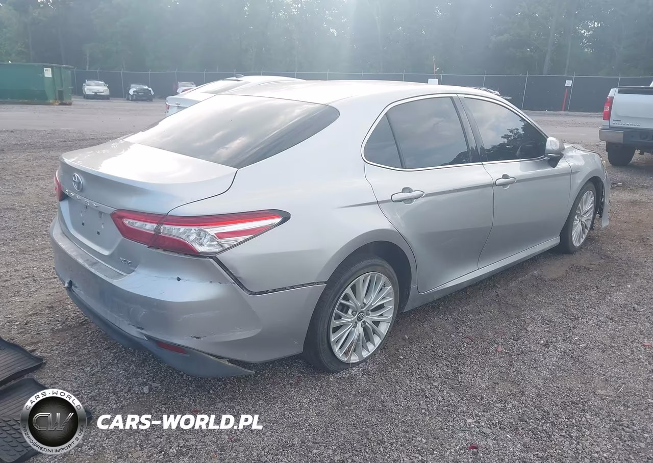 2018 Toyota Camry Xle VIN:4T1B11HK6JU080718 - 4