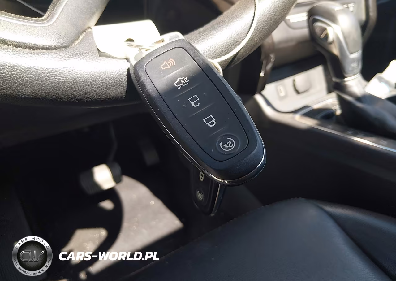 2019 Ford Escape Titanium VIN:1FMCU9J97KUB47149 - 11
