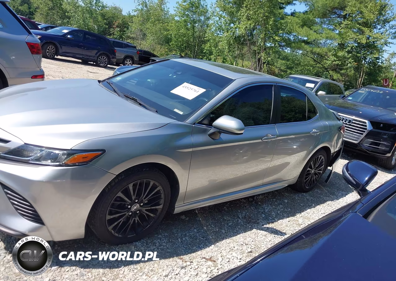 2018 Toyota Camry Se VIN:4T1B11HK6JU599767 - 14