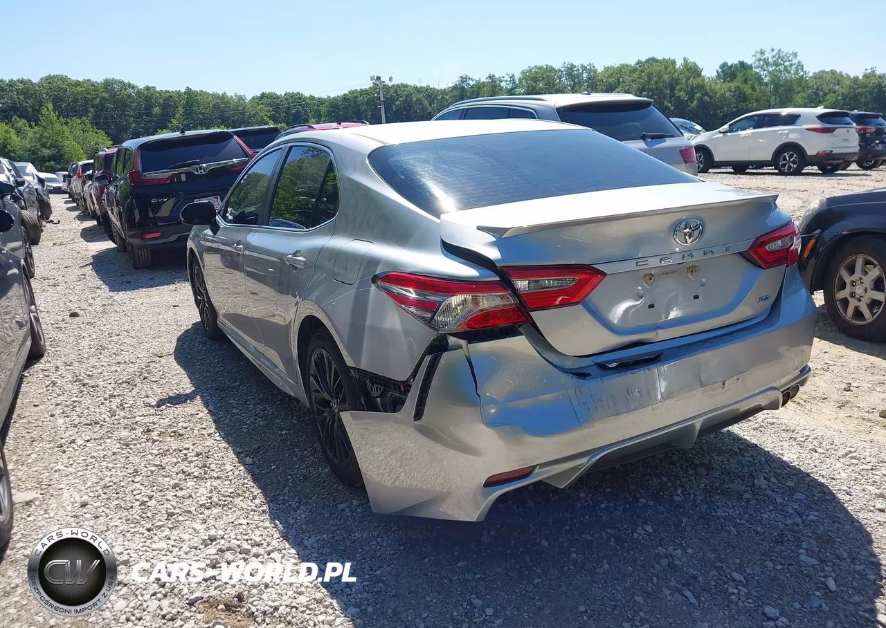 2018 Toyota Camry Se VIN:4T1B11HK6JU599767 - 3