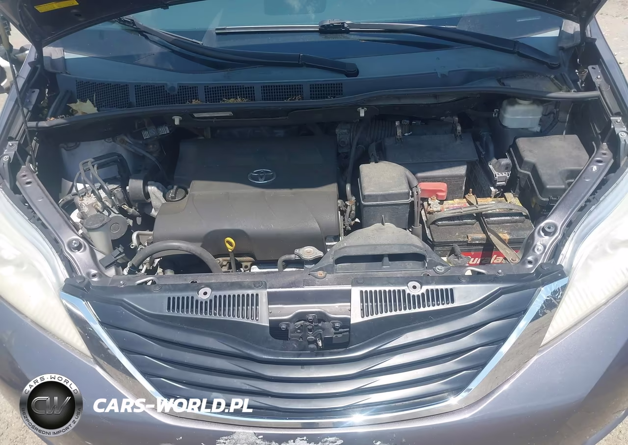 2011 Toyota Sienna Le V6 VIN:5TDKK3DC2BS130824 - 10