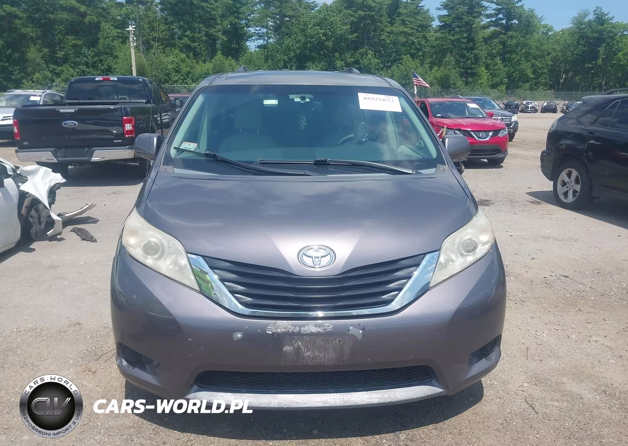 2011 Toyota Sienna Le V6 VIN:5TDKK3DC2BS130824 - 12