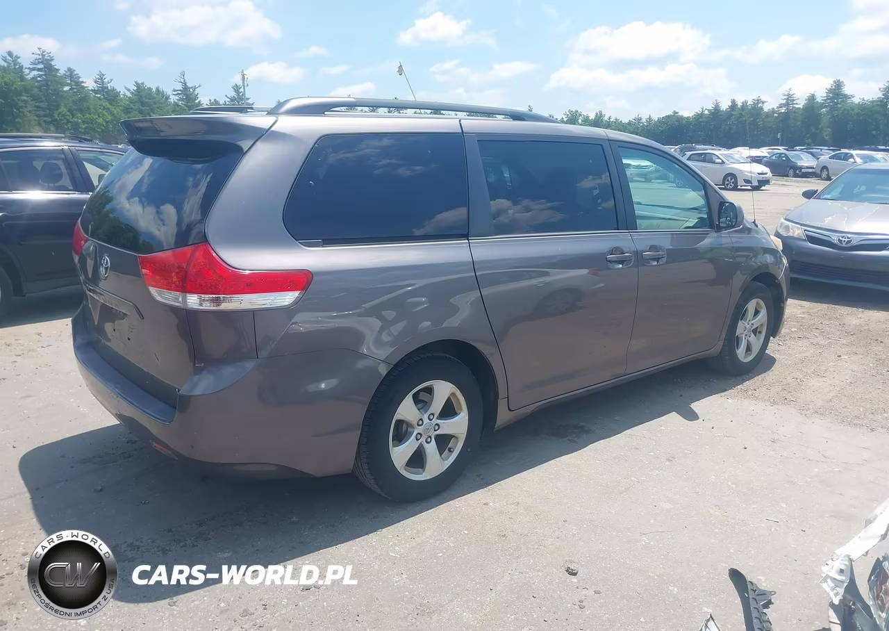 2011 Toyota Sienna Le V6 VIN:5TDKK3DC2BS130824 - 4