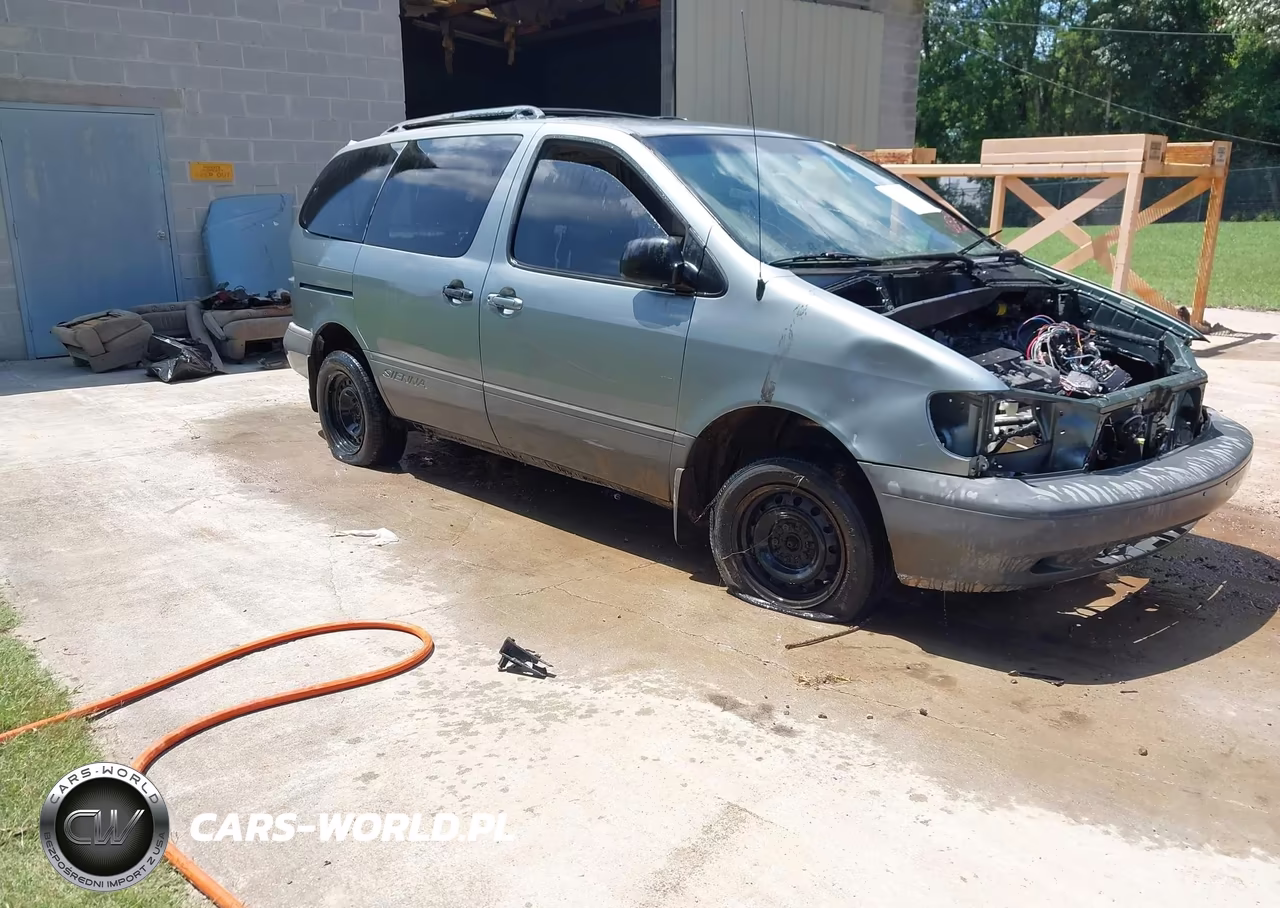 2000 Toyota Sienna Ce
