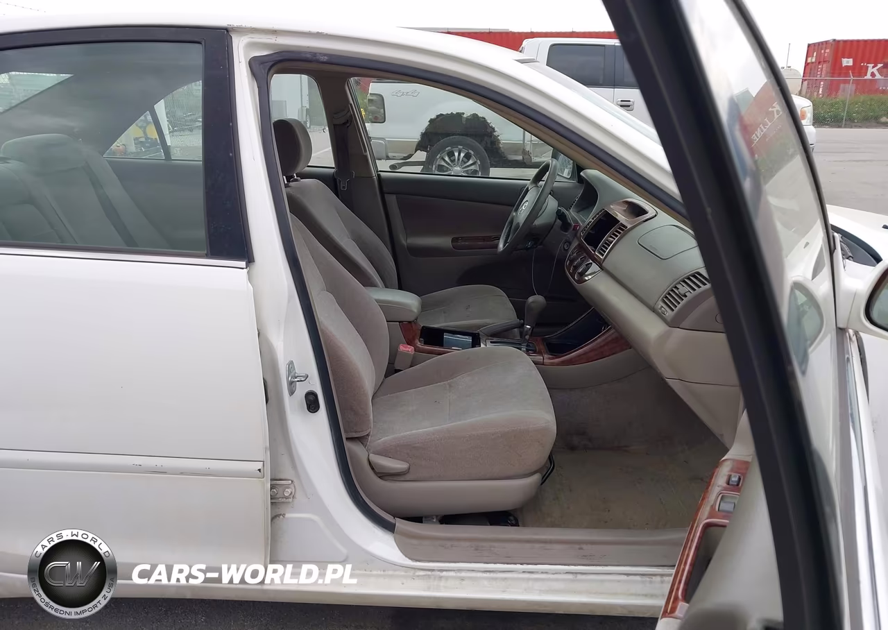 2004 Toyota Camry Le VIN:JTDBE32K640255543 - 5