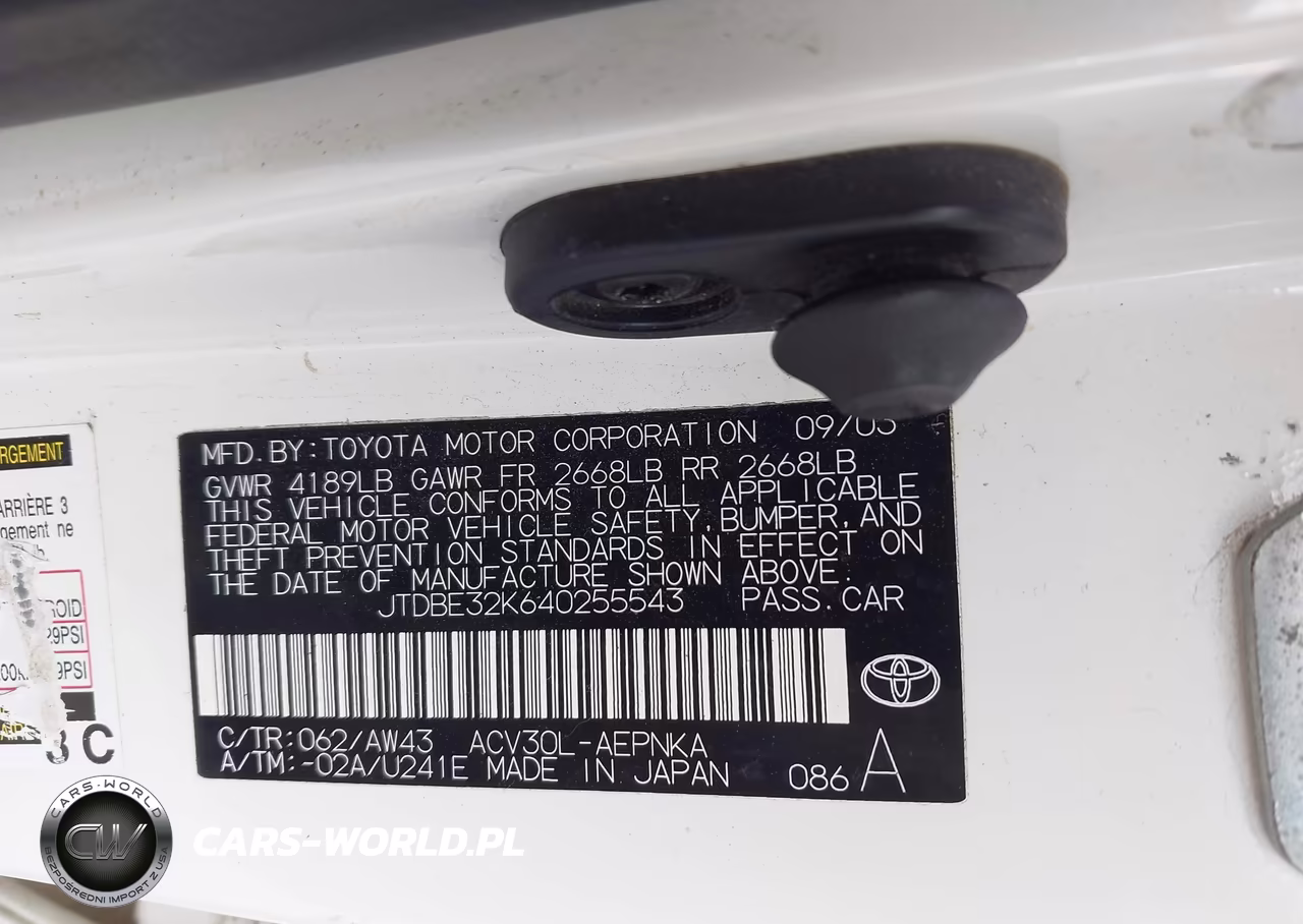 2004 Toyota Camry Le VIN:JTDBE32K640255543 - 9