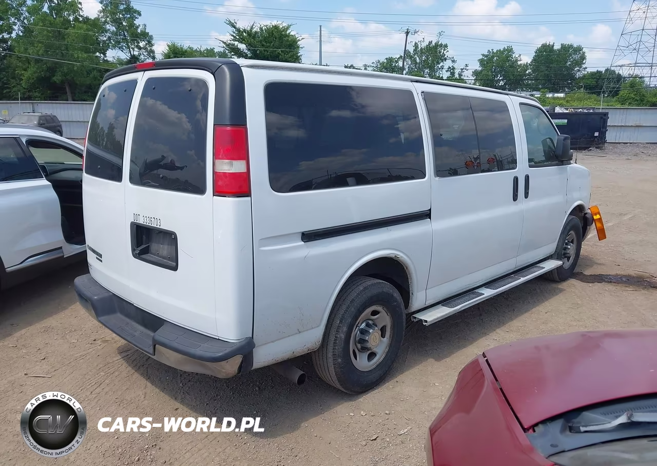 2015 Chevrolet Express 3500 Lt VIN:1GAZGYFG7F1258050 - 4